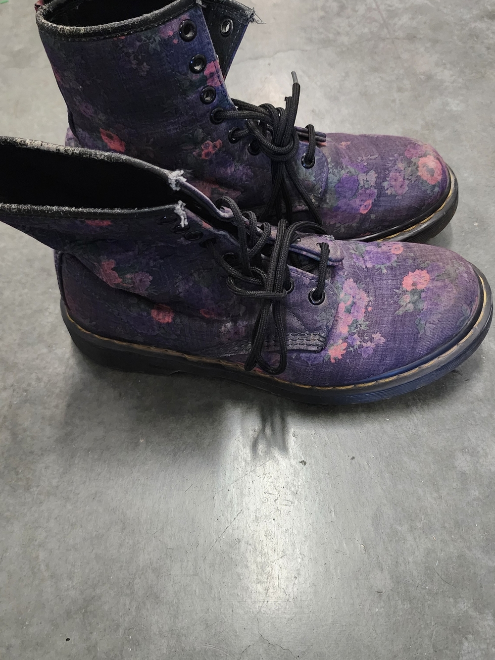 Dr. Martens Women's Purple Floral Lace-Up Boots - Picture 4 of 6